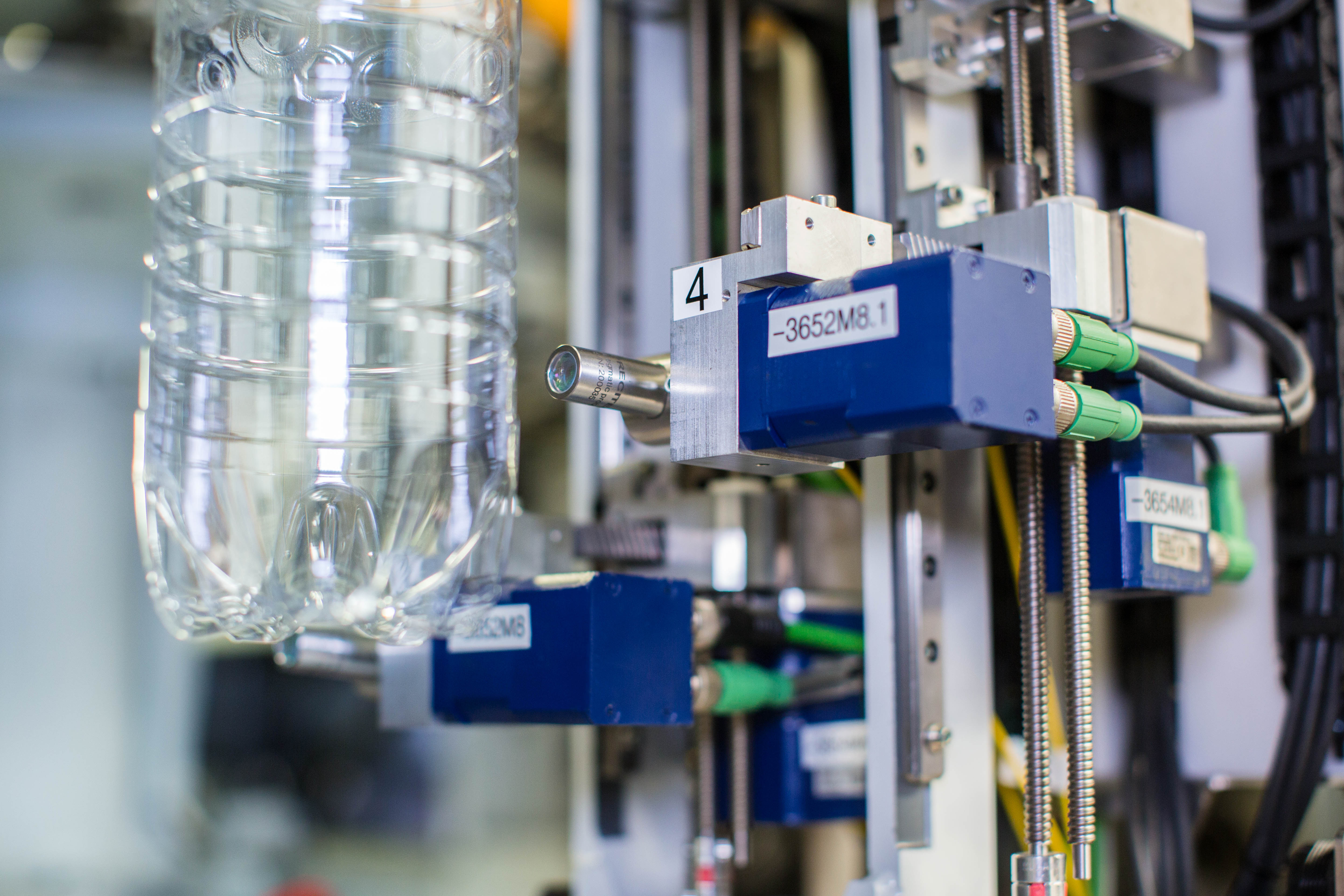 New IntelliADJUST™ the ultimate inline PET bottle quality control